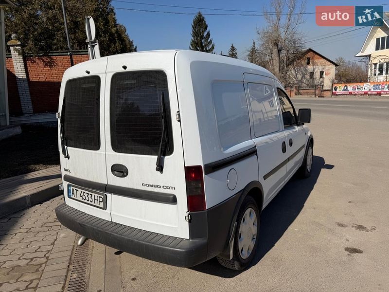 Вантажний фургон Opel Combo 2008 в Івано-Франківську