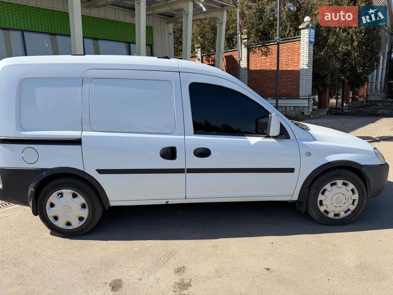 Вантажний фургон Opel Combo 2008 в Івано-Франківську
