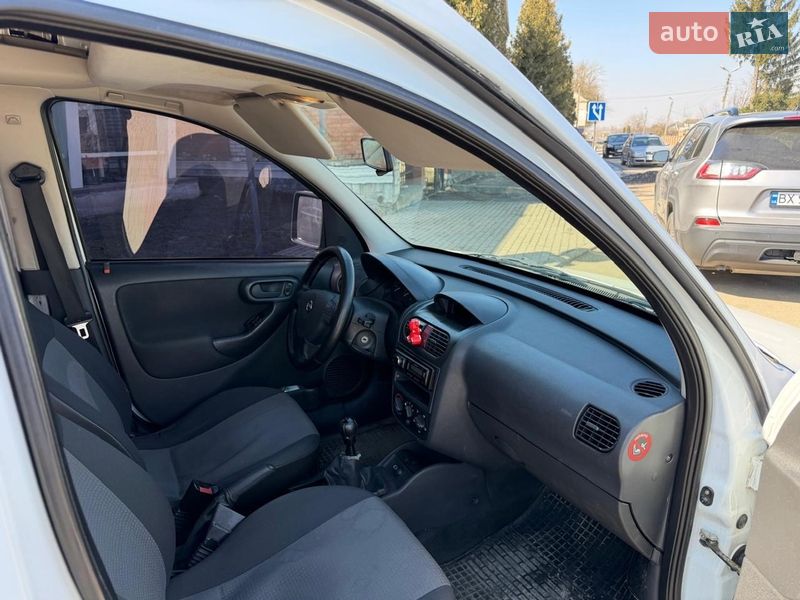 Вантажний фургон Opel Combo 2008 в Івано-Франківську