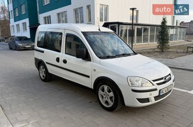 Минивэн Opel Combo 2005 в Вараше