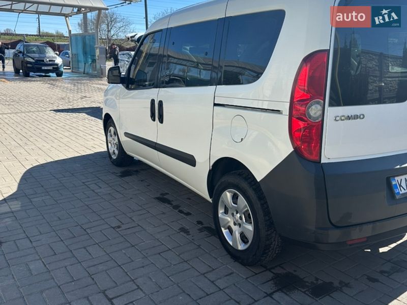 Минивэн Opel Combo 2013 в Бердичеве