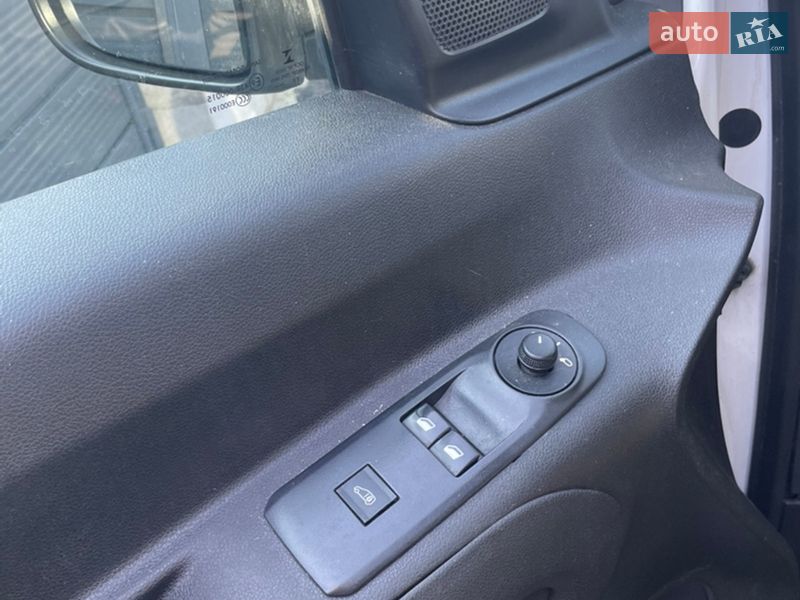 Вантажний фургон Opel Combo 2018 в Києві