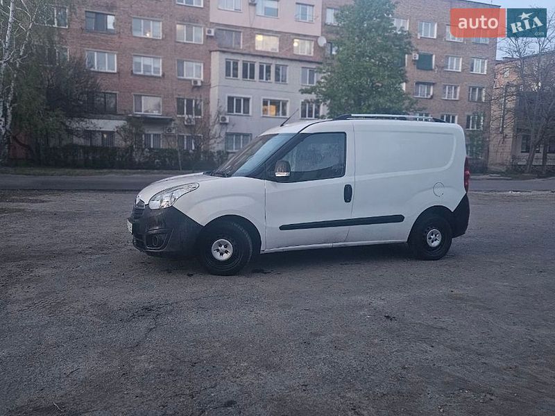 Грузопассажирский фургон Opel Combo 2012 в Черкассах
