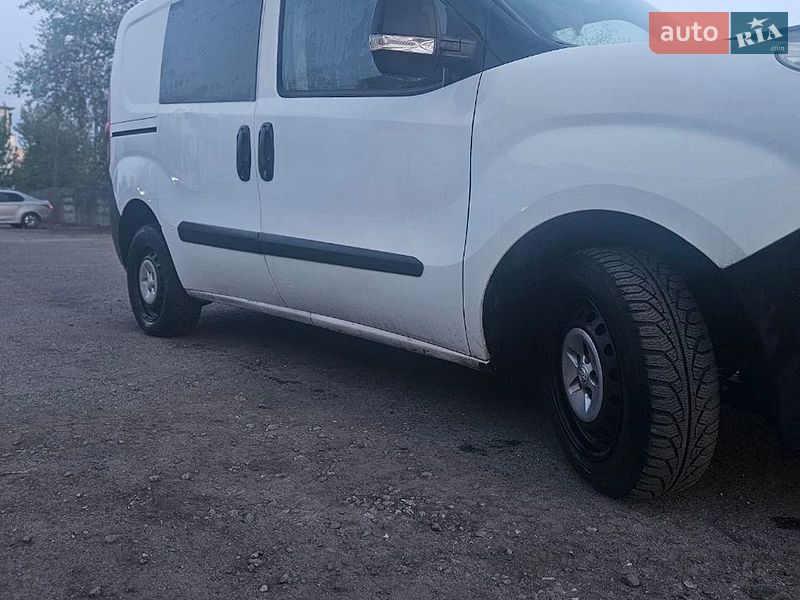 Грузопассажирский фургон Opel Combo 2012 в Черкассах