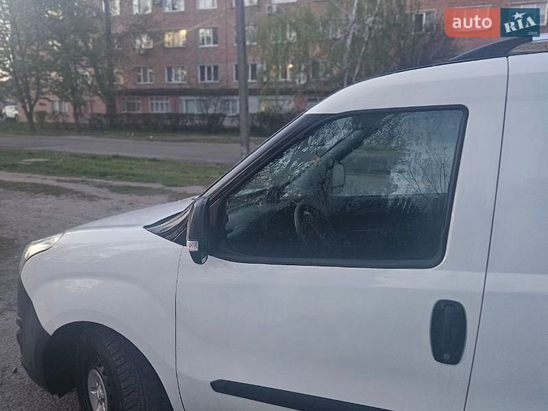 Грузопассажирский фургон Opel Combo 2012 в Черкассах