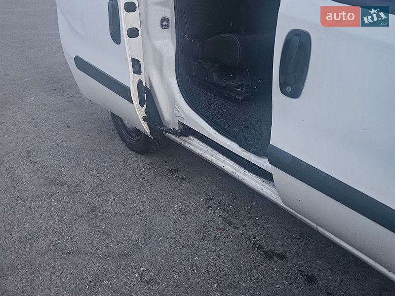 Грузопассажирский фургон Opel Combo 2012 в Черкассах