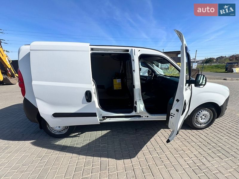 Вантажний фургон Opel Combo 2017 в Одесі