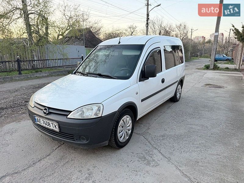 Минивэн Opel Combo 2005 в Днепре