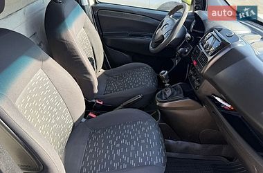 Грузовой фургон Opel Combo 2015 в Умани