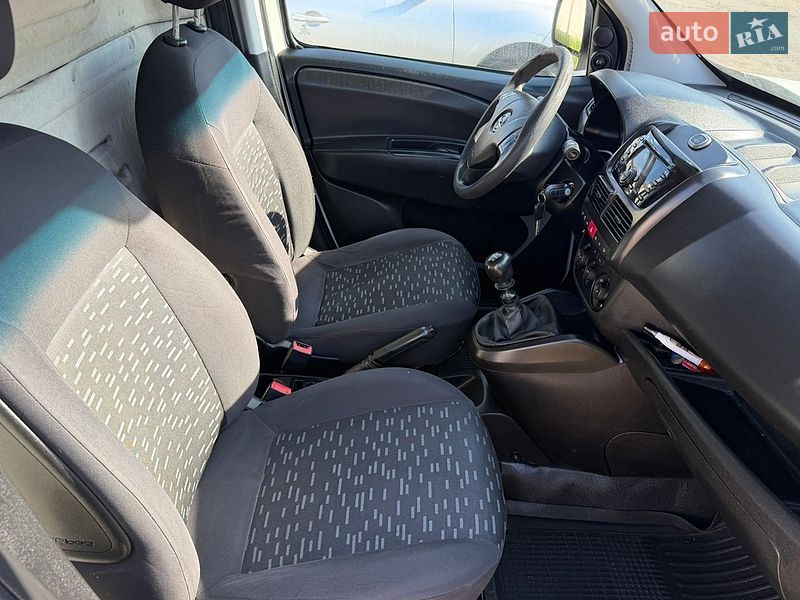 Грузовой фургон Opel Combo 2015 в Умани