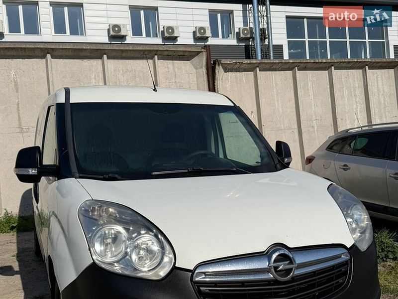 Грузовой фургон Opel Combo 2015 в Умани