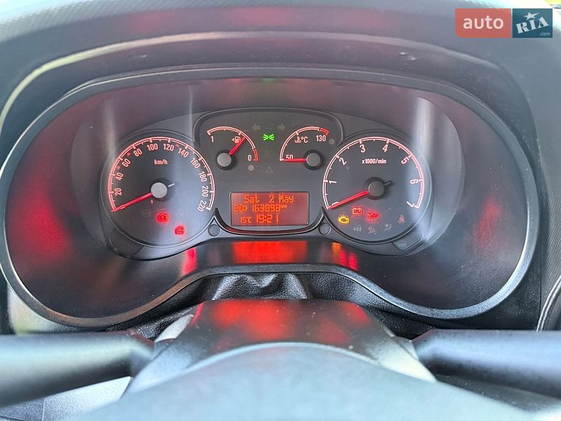 Вантажний фургон Opel Combo 2013 в Нетішині