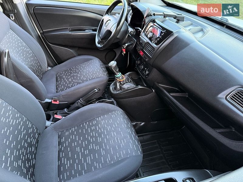 Вантажний фургон Opel Combo 2013 в Нетішині