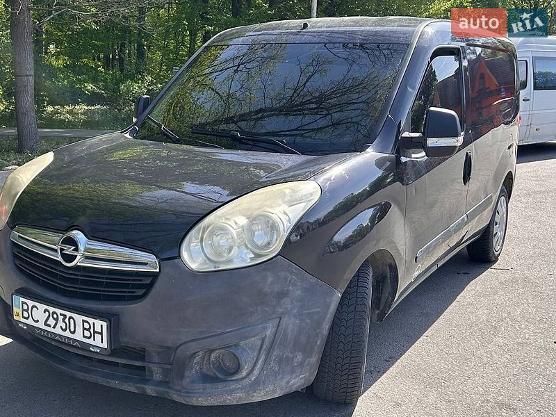 Вантажний фургон Opel Combo 2012 в Львові