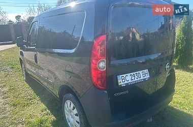 Вантажний фургон Opel Combo 2012 в Львові