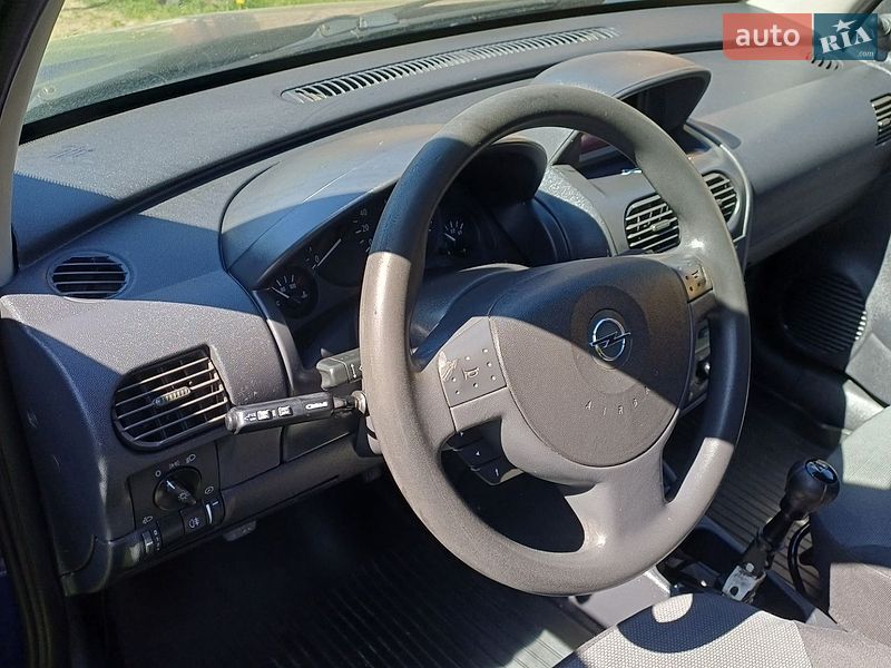 Мінівен Opel Combo 2005 в Косові