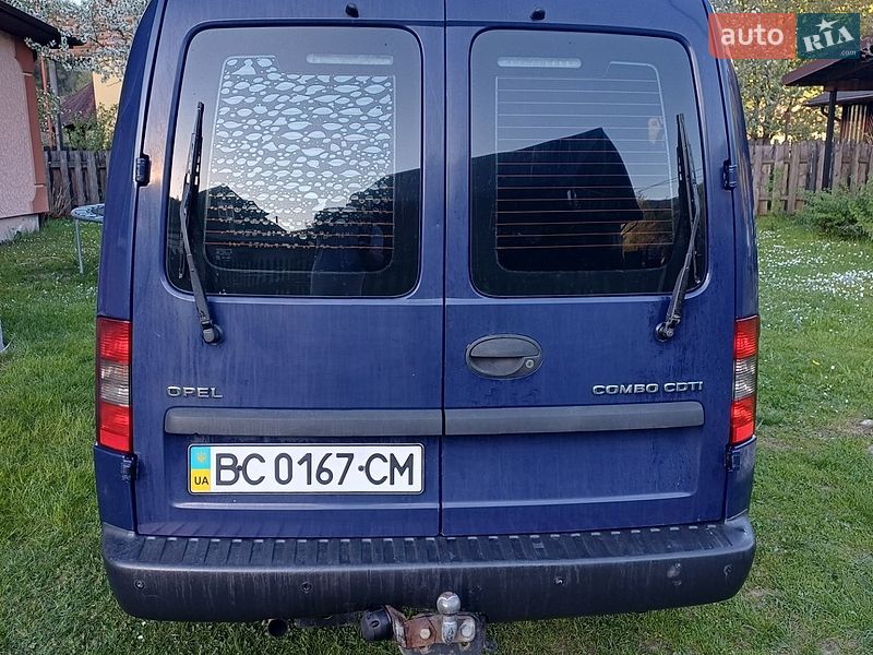 Мінівен Opel Combo 2005 в Косові