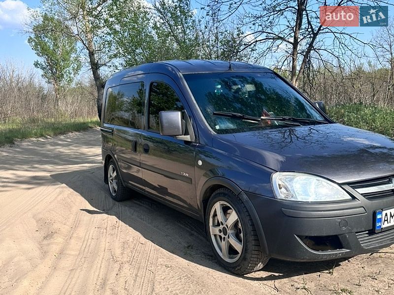 Минивэн Opel Combo 2005 в Павлограде