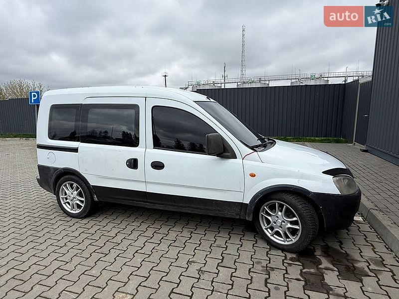 Мінівен Opel Combo 2002 в Коломиї