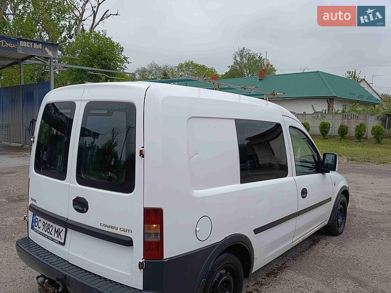Минивэн Opel Combo 2006 в Рудки