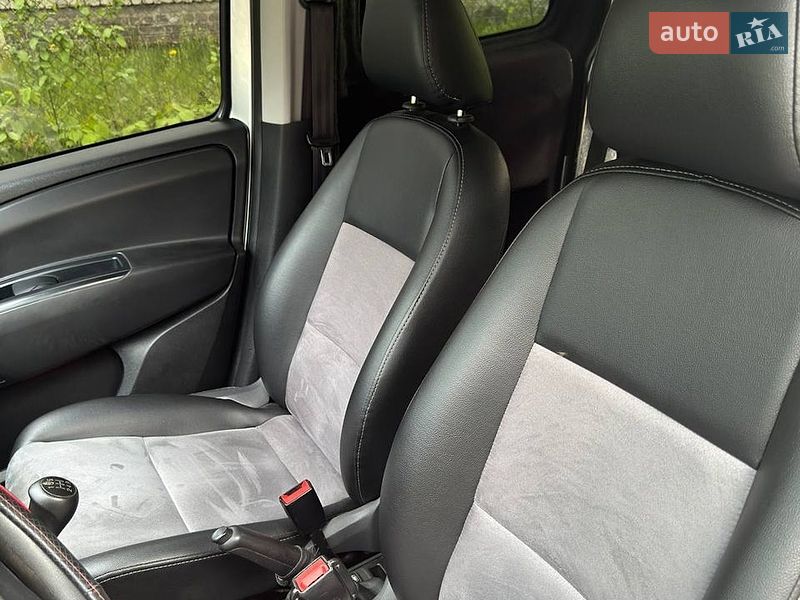 Минивэн Opel Combo 2015 в Житомире