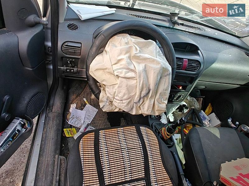 Грузовой фургон Opel Combo 2008 в Барышевке