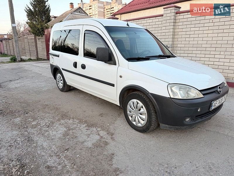 Мінівен Opel Combo 2005 в Дніпрі