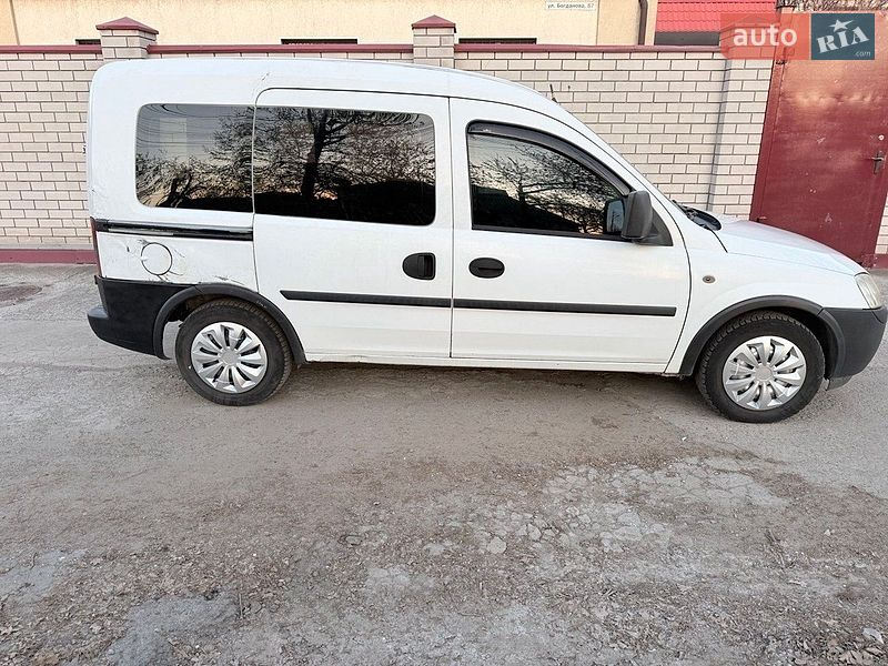 Мінівен Opel Combo 2005 в Дніпрі