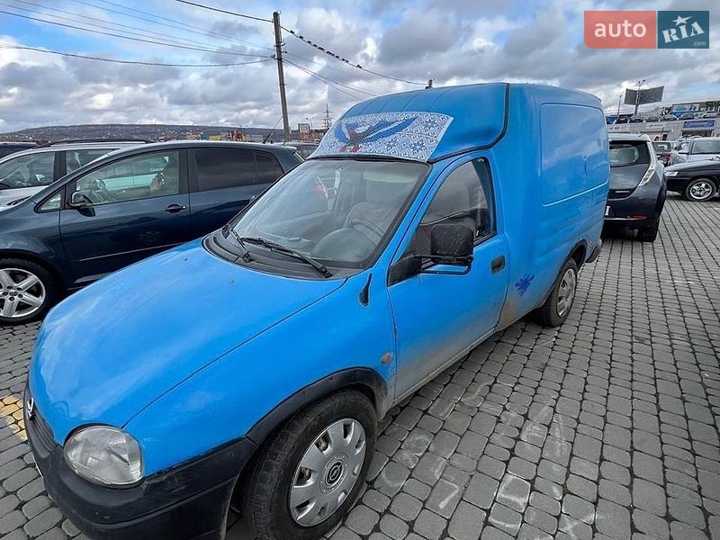 Грузовой фургон Opel Combo 1998 в Черновцах