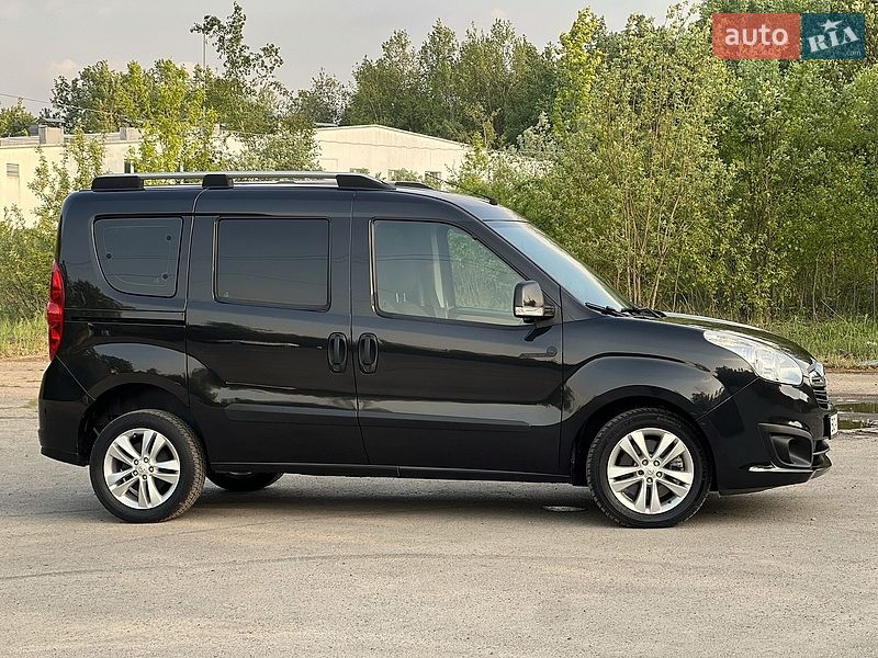 Мінівен Opel Combo 2012 в Дрогобичі