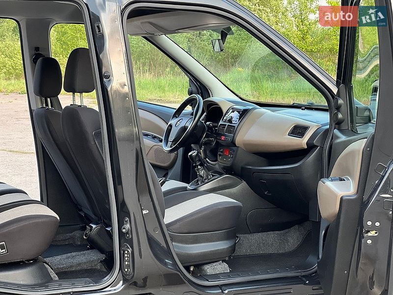 Мінівен Opel Combo 2012 в Дрогобичі
