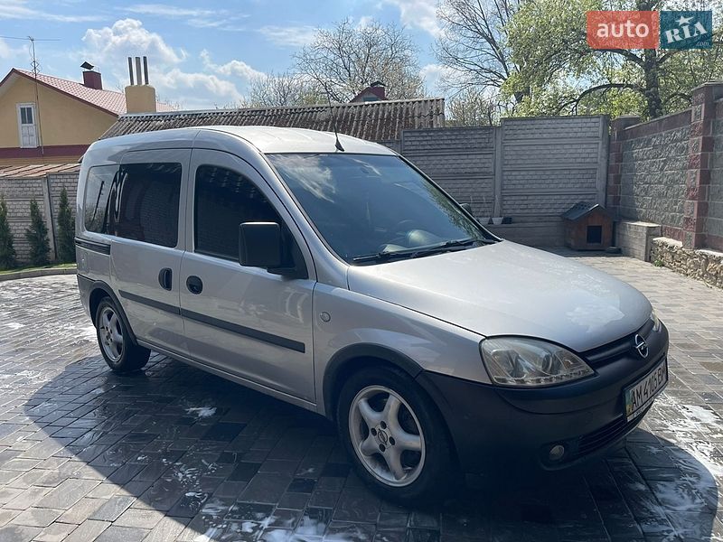 Мінівен Opel Combo 2008 в Острозі фото 2 Мінівен Opel Combo 2008 в Острозі