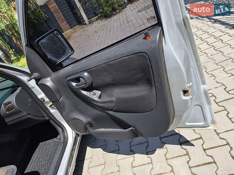 Мінівен Opel Combo 2006 в Чернівцях