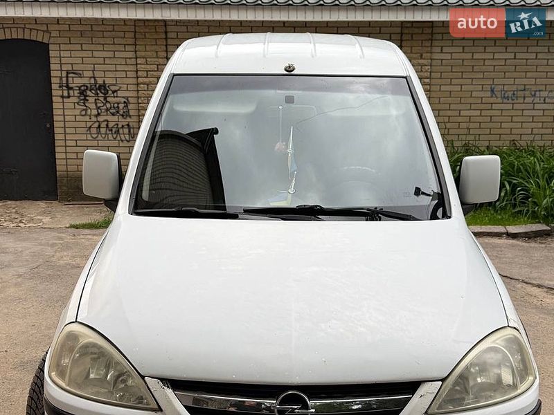 Грузовой фургон Opel Combo 2010 в Виннице