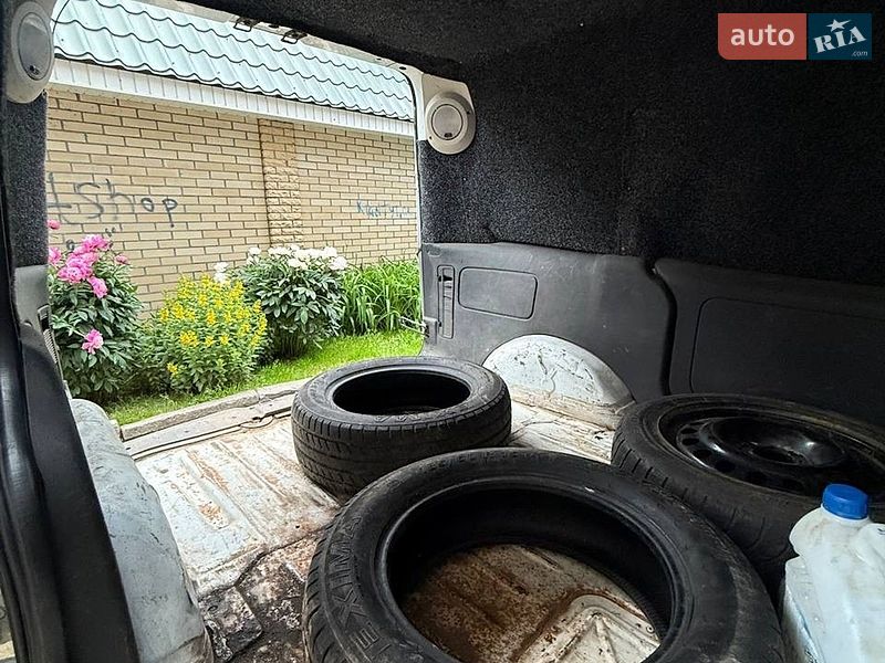 Грузовой фургон Opel Combo 2010 в Виннице