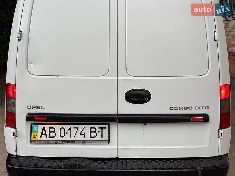 Грузовой фургон Opel Combo 2010 в Виннице