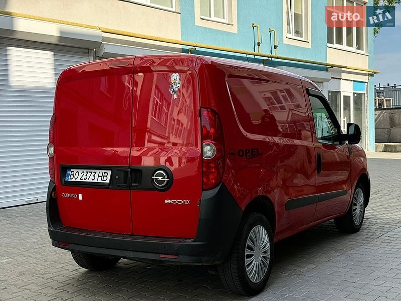 Вантажний фургон Opel Combo 2014 в Хмельницькому