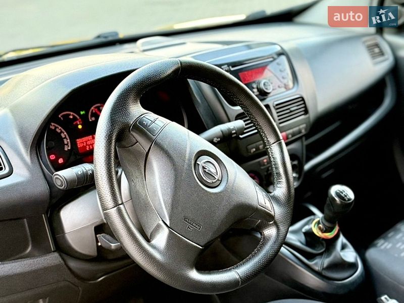 Мінівен Opel Combo 2012 в Виноградові
