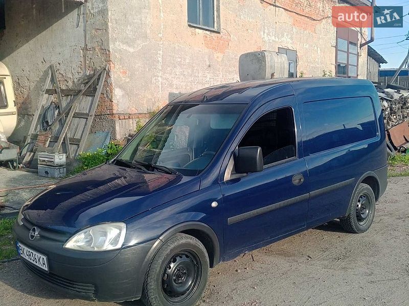 Вантажний фургон Opel Combo 2006 в Рівному фото Вантажний фургон Opel Combo 2006 в Рівному