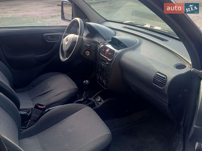 Вантажний фургон Opel Combo 2006 в Рівному фото 4 Вантажний фургон Opel Combo 2006 в Рівному