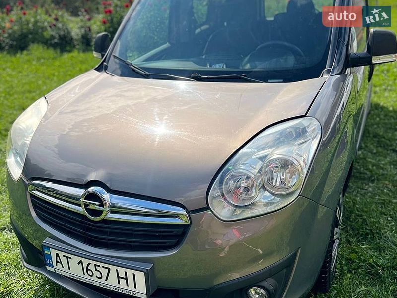 Мінівен Opel Combo 2015 в Верховині