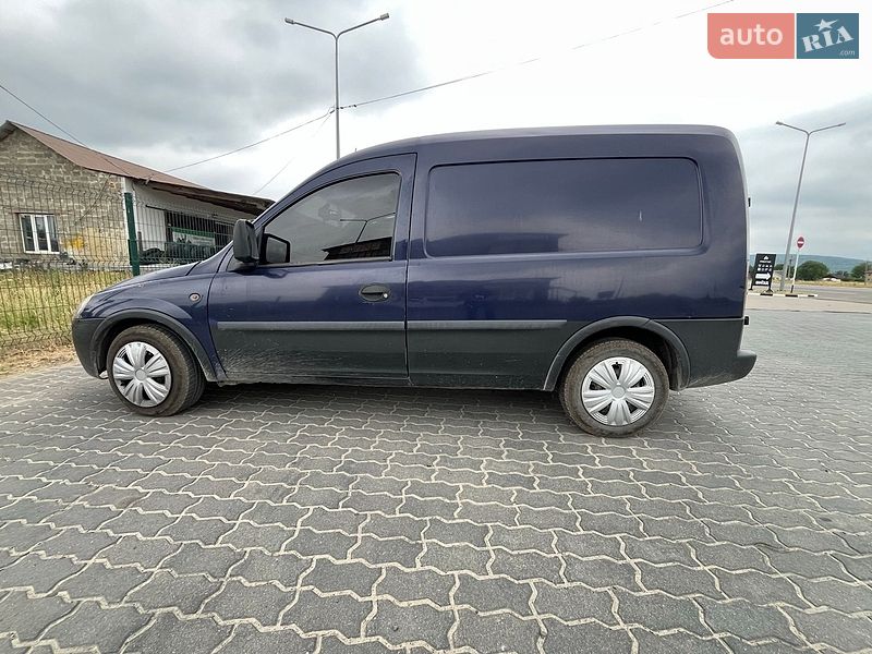 Грузовой фургон Opel Combo 2005 в Надворной фото Грузовой фургон Opel Combo 2005 в Надворной