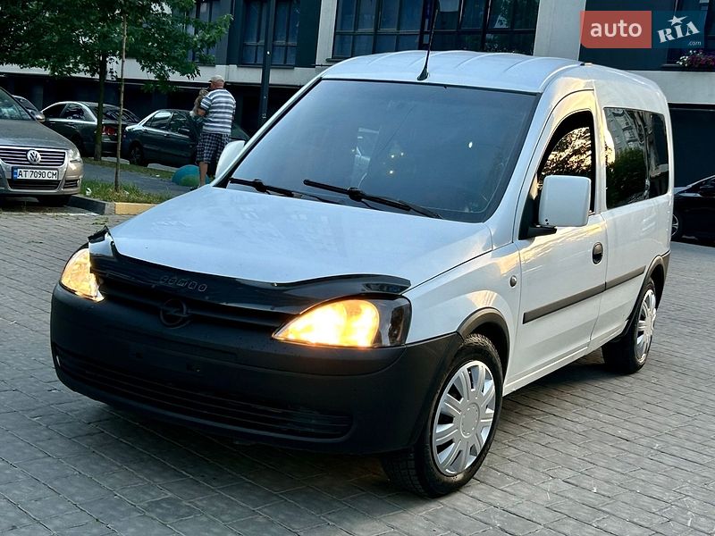 Мінівен Opel Combo 2004 в Івано-Франківську фото Мінівен Opel Combo 2004 в Івано-Франківську