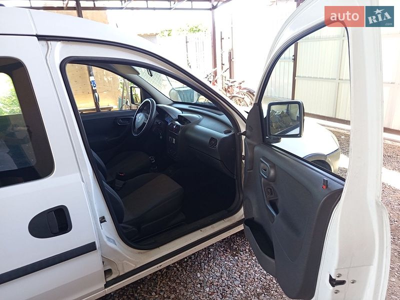Минивэн Opel Combo 2008 в Черноморске