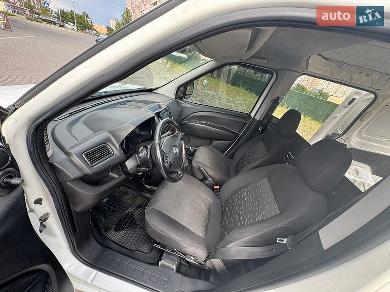 Грузовой фургон Opel Combo 2013 в Киеве