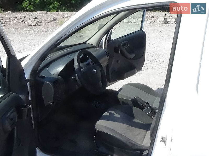 Грузовой фургон Opel Combo 2007 в Запорожье