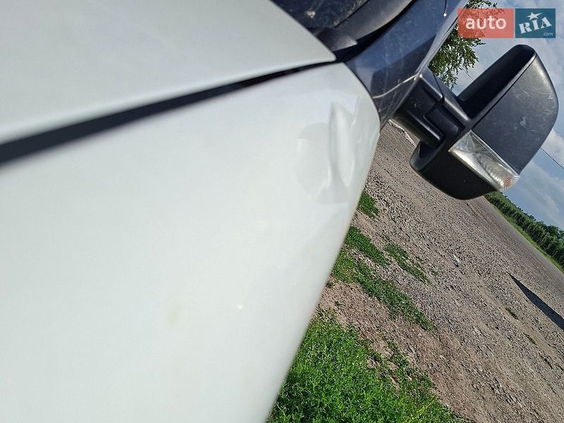Вантажний фургон Opel Combo 2014 в Чернівцях