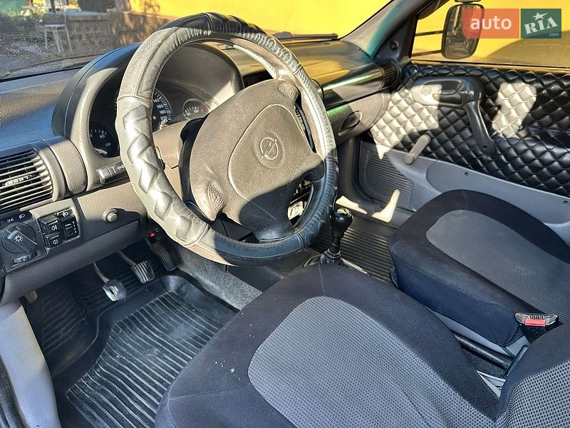 Грузовой фургон Opel Combo 1996 в Тульчине