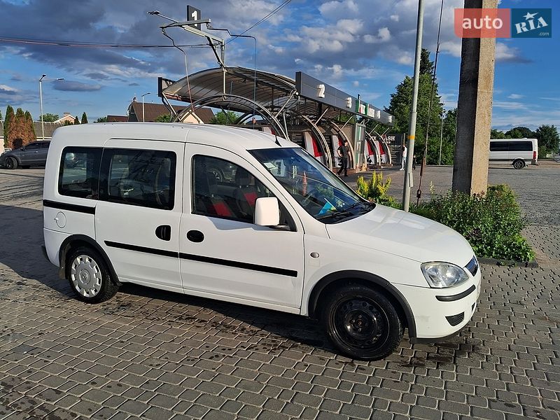 Мінівен Opel Combo 2010 в Івано-Франківську фото 2 Мінівен Opel Combo 2010 в Івано-Франківську