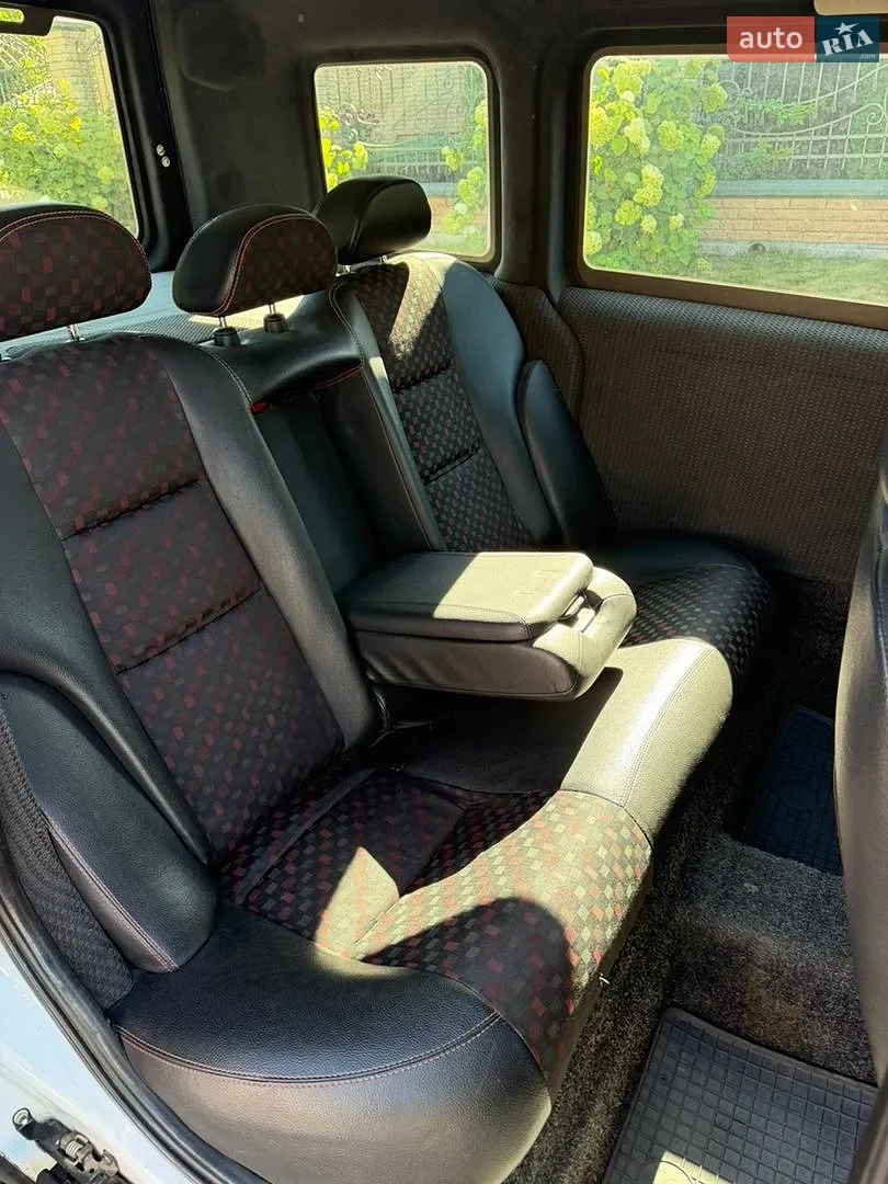 2010 Opel Combo - мініатюра 11